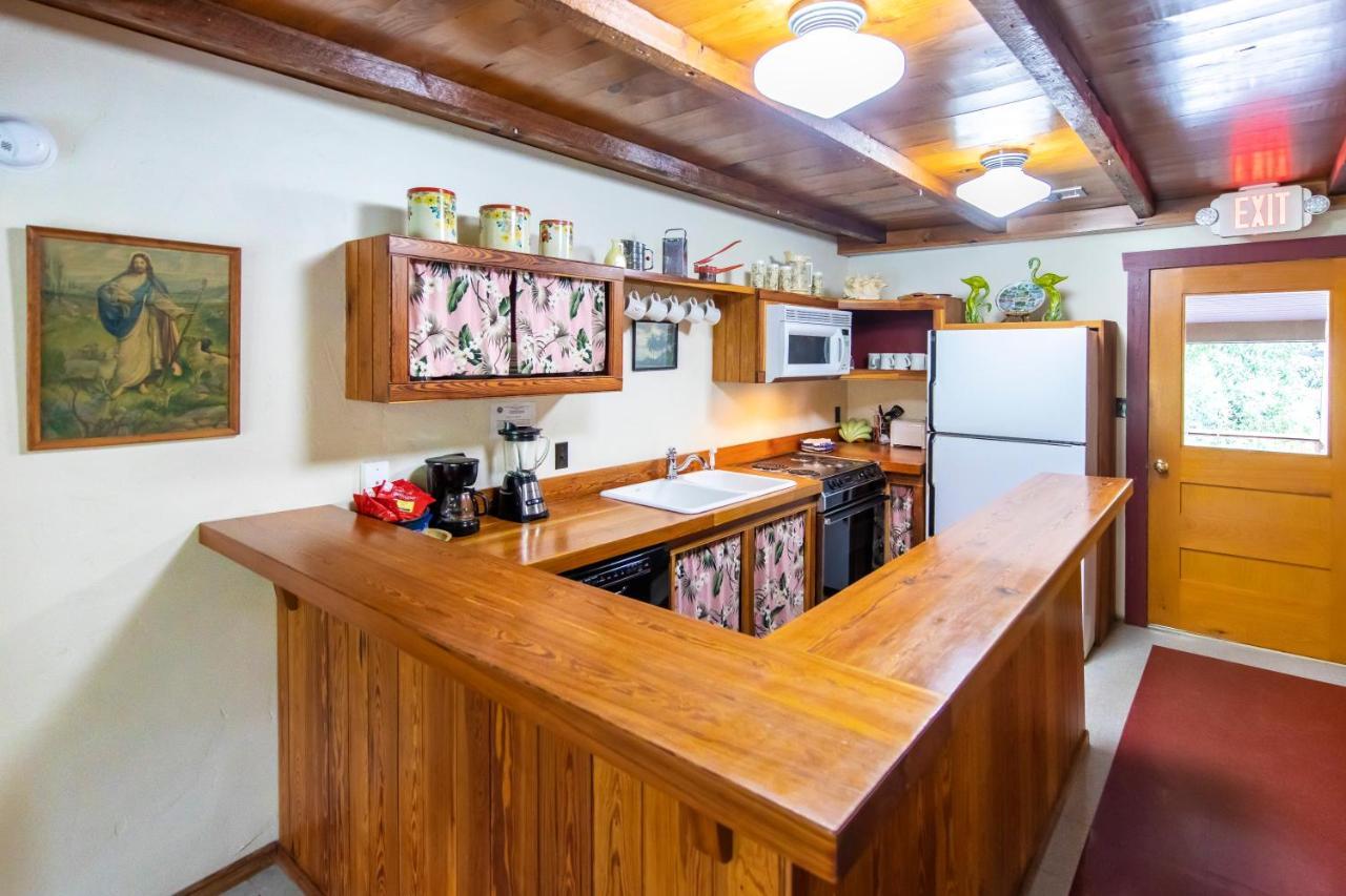 Hibiscus Coffee & Guesthouse Grayton Beach Exterior photo